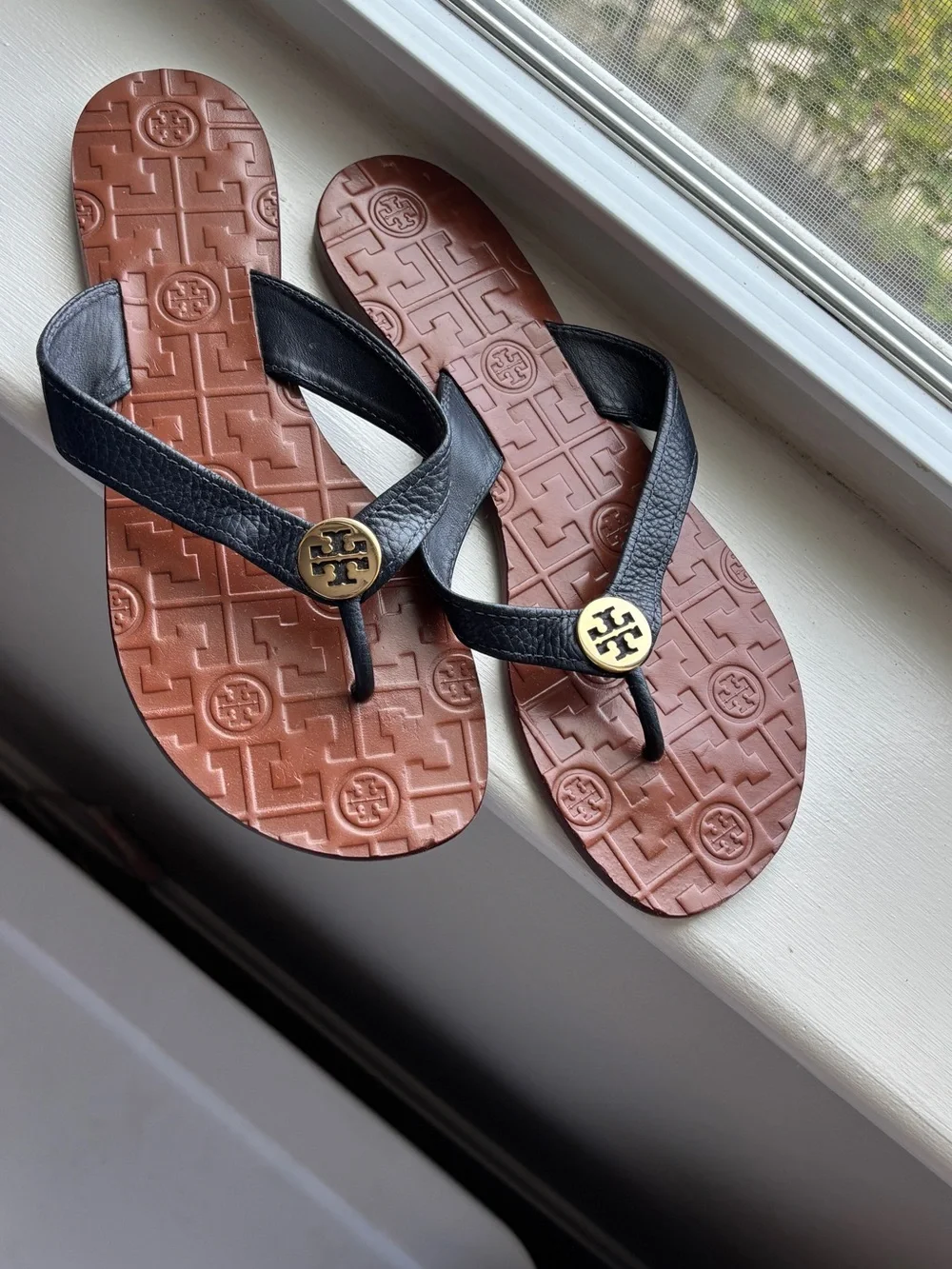 Tory Burch Black Leather Logo Thong Sandals with Brown Footbed